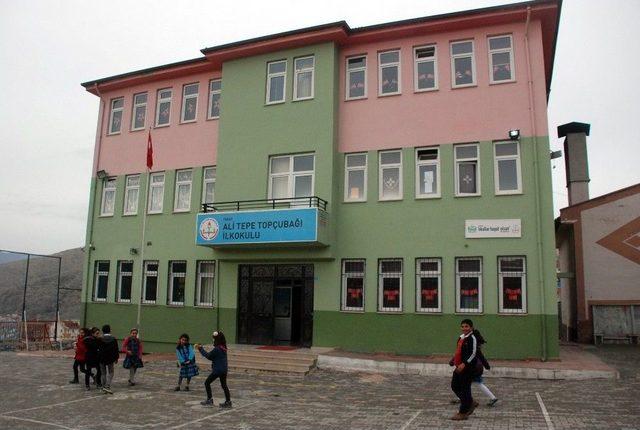 Tokat’ta 78 Yaşındaki Anne, 53 Yaşındaki Kızı İle Okuma-yazma Öğreniyor