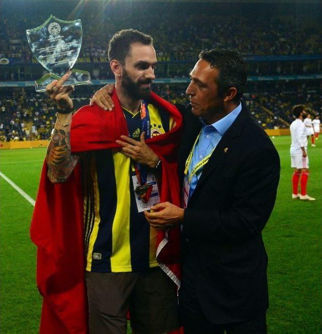 Şampiyonlar Ligi: Fenerbahçe: - Benfica: (maç Devam Ediyor)