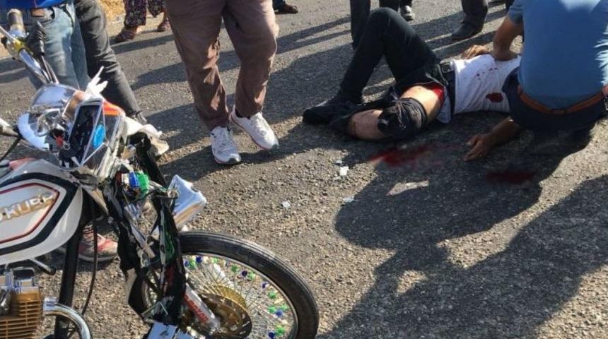 Gerc&uuml;ş&rsquo;te Kamyonet İle Motosiklet &Ccedil;arpıştı: 2 Yaralı