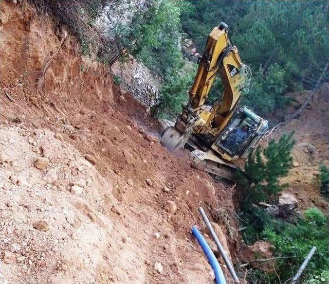 Kutluhallar Köyü İçme Suyu Şebekesi Yenileniyor