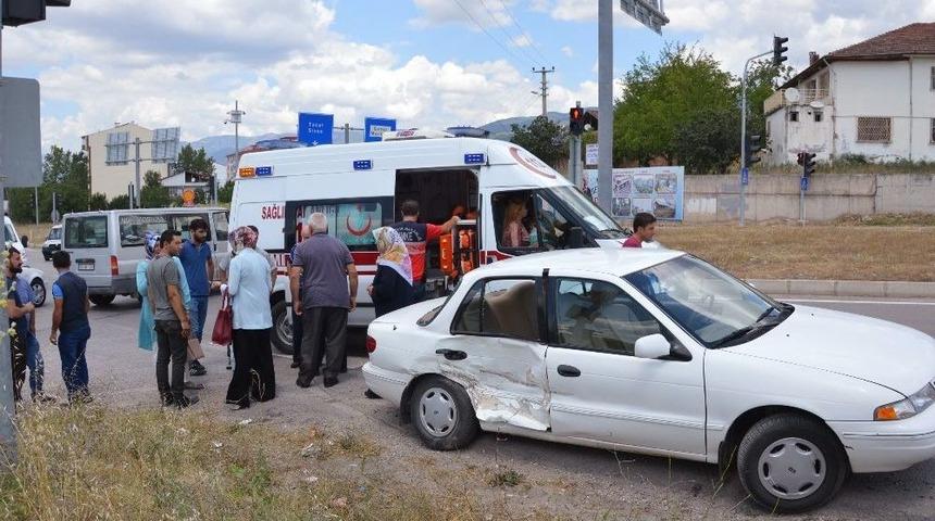 Niksar&rsquo;da Trafik Kazası: 5 Yaralı