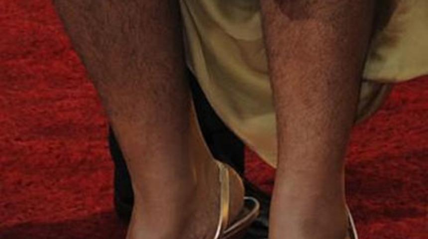 Bu Bacaklar Hangi &Uuml;nl&uuml;ye Ait?