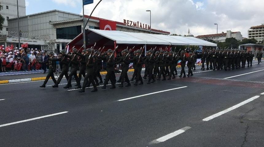 Vatan Caddesi&rsquo;nde 30 Ağustos Zafer Bayramı Coşkusu