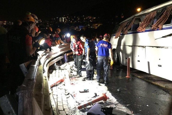 Kaza Yapan Otobüsün Enkazı Kaldırıldı G1