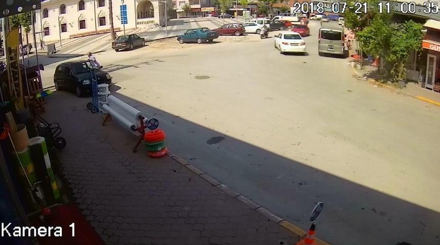 Sakarya&rsquo;da Simit&ccedil;ide Sıra Kavgası Kanlı Bitti