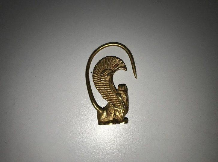 İstanbul’da Tarihi Eser Operasyonunda El Yazması 2 Kuran Ele Geçirildi G5