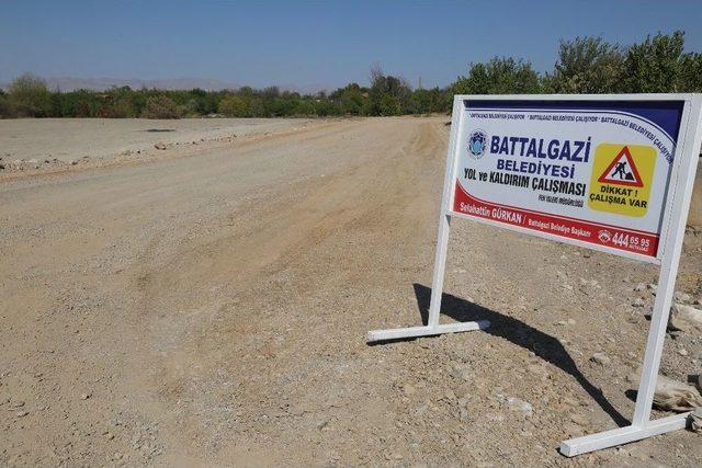 Battalgazi Belediyesi’nde Yol Açma Çalışmaları