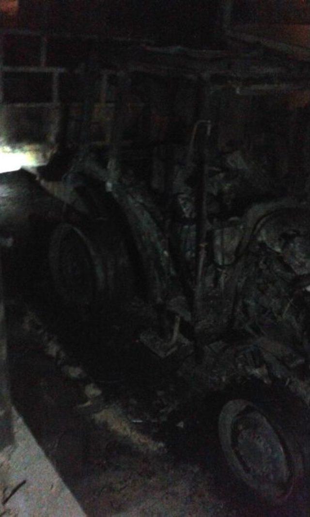 Pkk, 4’ü İş Makinesi 13 Aracı Ateşe Verdi, Olay Yerine Giden Zırhlı Aracın Geçişi Sırasında Yola Döşenen Eyp Patlatıldı, 2 Asker Yaralandı