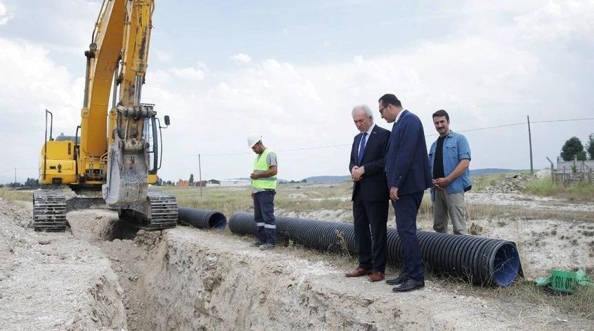 Başkan Sara&ccedil;oğlu, Kanalizasyon &Ccedil;alışmalarını Yerinde İnceledi
