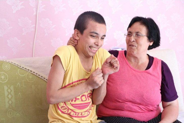 (özel) Ölüm Tehdidiyle Eşinden Ayrıldı Sokağa Atıldı G4