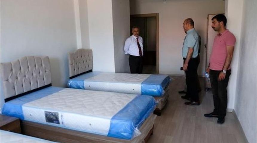 M&uuml;ft&uuml; &Ccedil;etin Pir-i Sami Kur&rsquo;an Kursu Ve İlim Araştırma Merkezi&rsquo;ni İnceledi