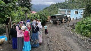 Heyelan Sonucu Evlerinden Tahliye Edilenlere Devlet Eli