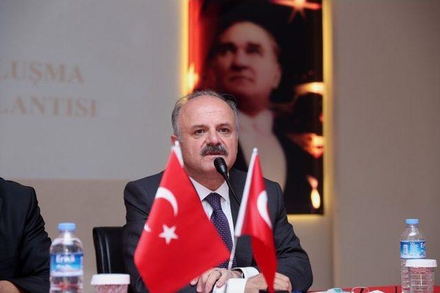 Vali Çakacak, Seyitgazi İlçe Muhtarlarıyla Bir Araya Geldi