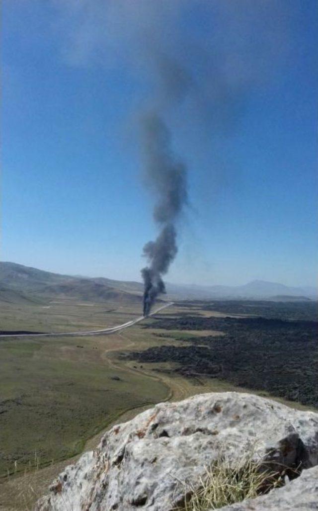 Doğubayazıt’ta Pkk’lı Teröristler 4 Aracı Ateşe Verdi