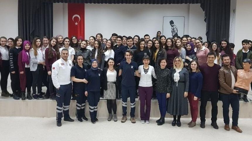 Lise &Ouml;ğrencileri Paramedik Eğitimini Uzmanından Dinledi