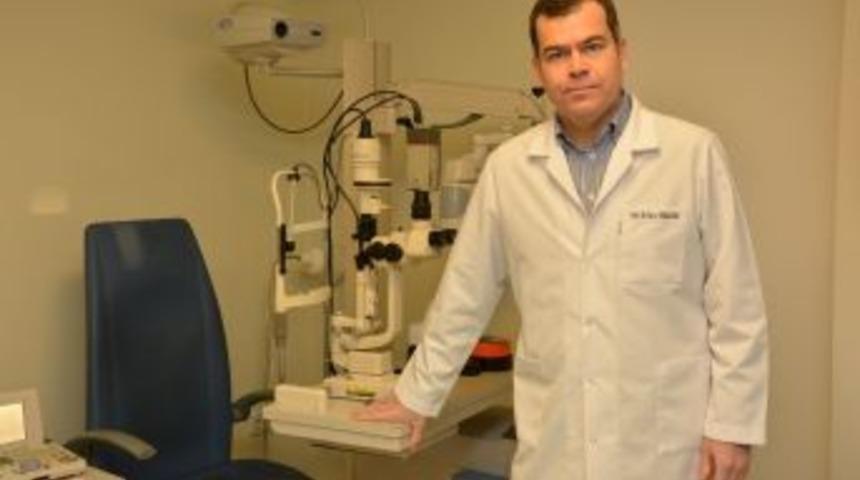 Retina Tabakasının Yırtılması K&ouml;rl&uuml;ğe Kadar Gidiyor