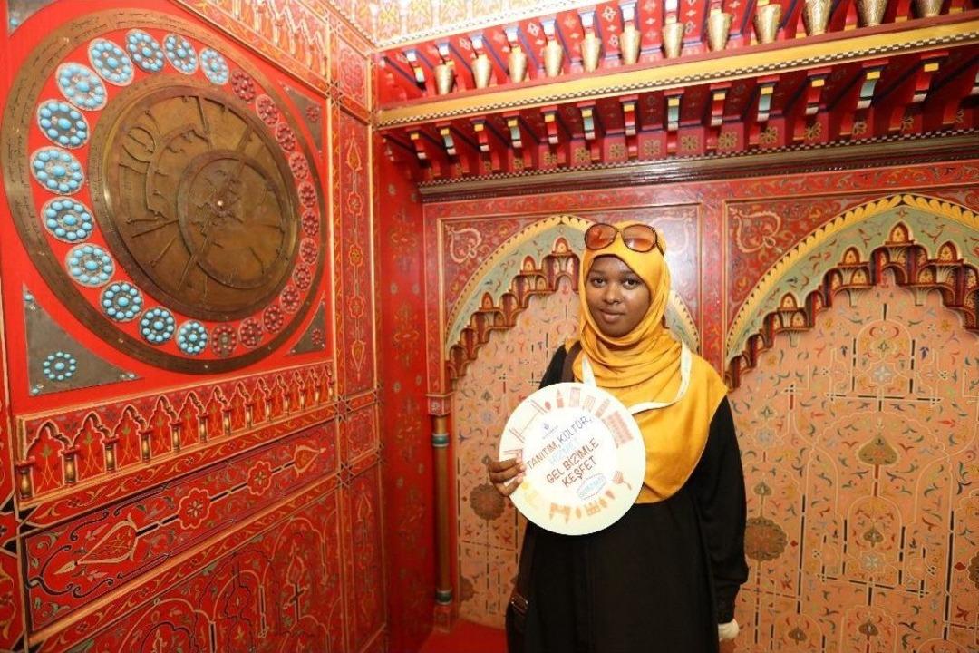 İbb 7 Ayda 110 &Uuml;lkeden 5 Bin Yabancı Misafire İstanbul&rsquo;u Tanıttı