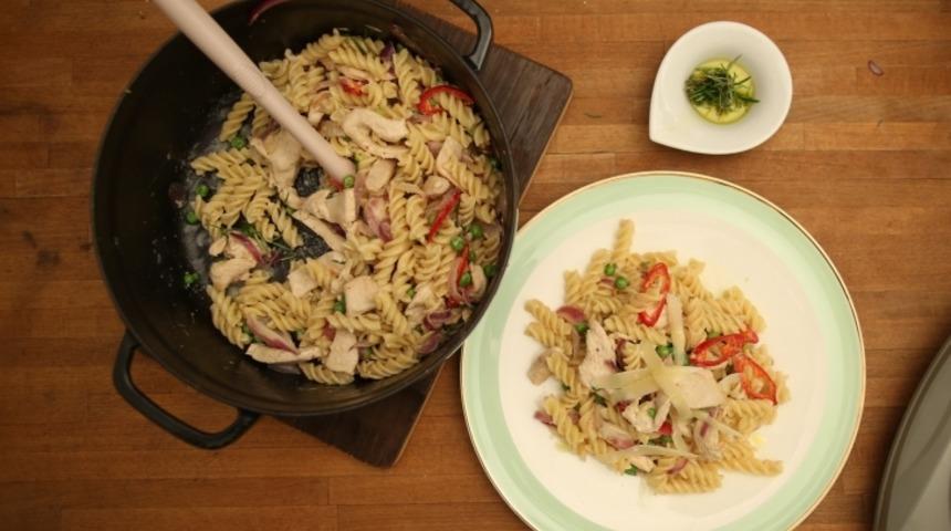 Tavuklu Burgu Makarna