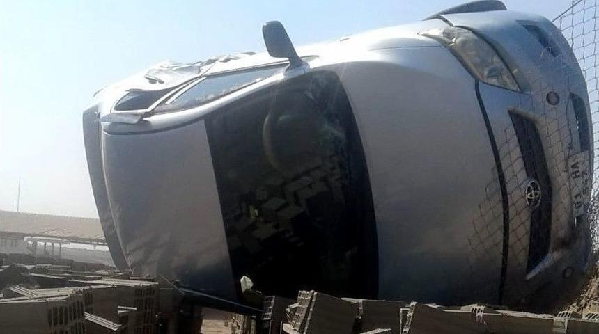 Otomobil Devrildi: 2 Yaralı