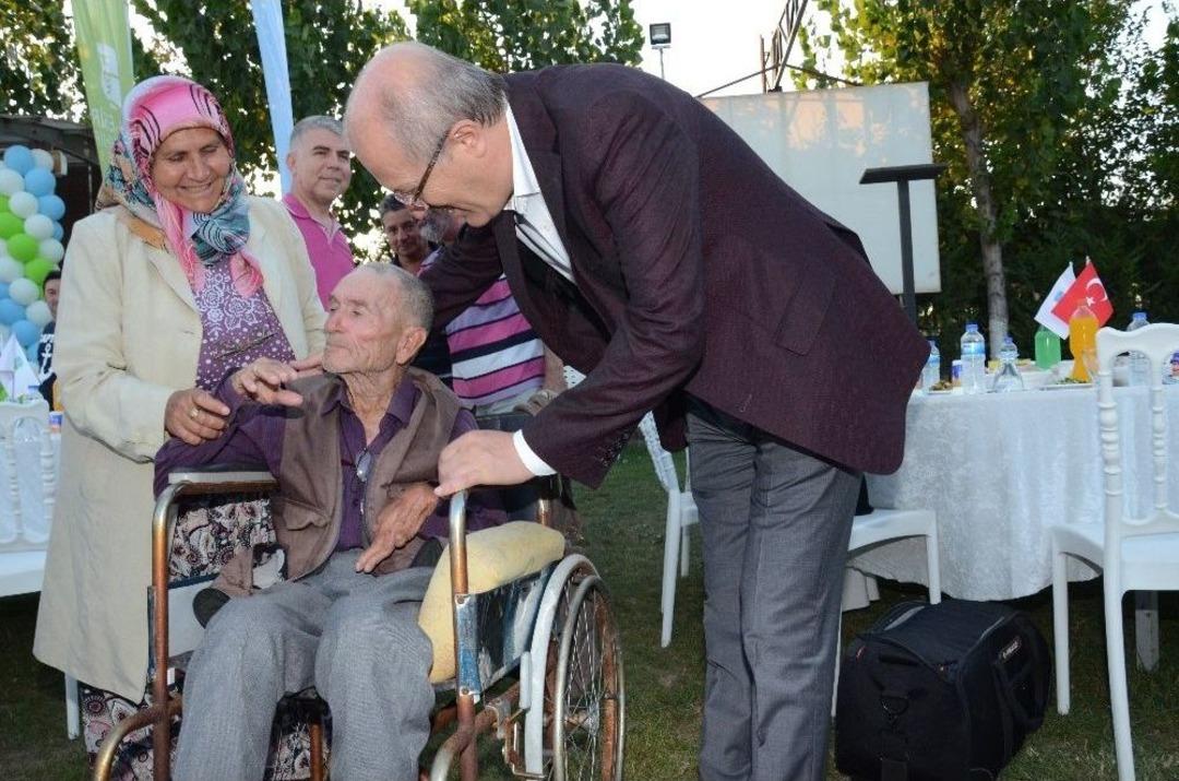 Balıkesir B&uuml;y&uuml;kşehir Belediyesi 150 Ak&uuml;l&uuml; Ara&ccedil; Dağıttı