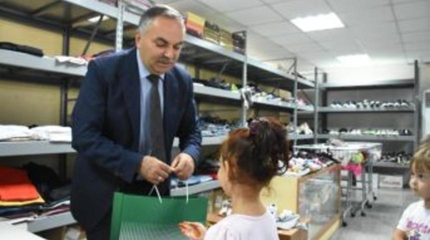 Bayramlıklar Başkan Amcadan