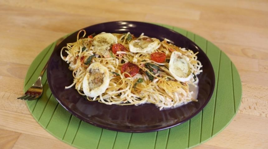 Fesleğen Soslu Mozarella Makarna