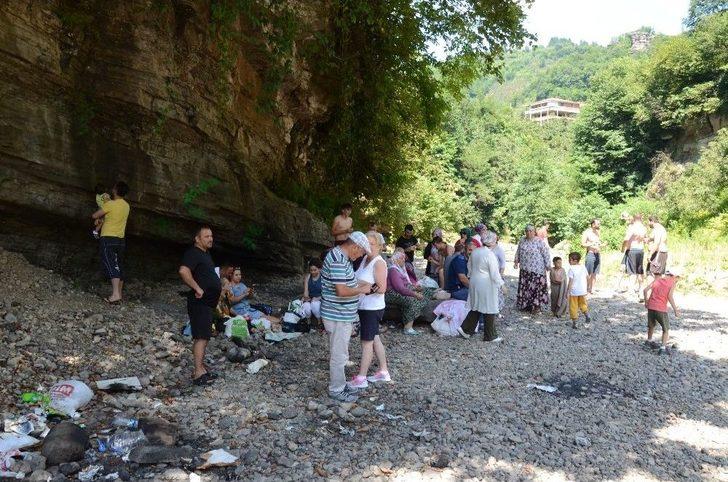 Sıcaktan Bunalanlar, Şelalelere Akın Etti G3