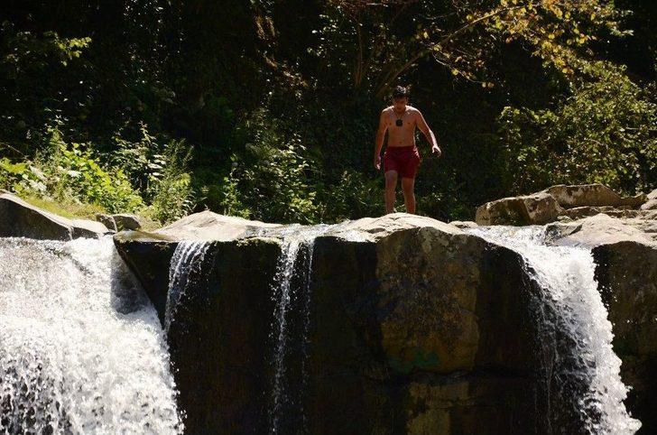 Sıcaktan Bunalanlar, Şelalelere Akın Etti G4