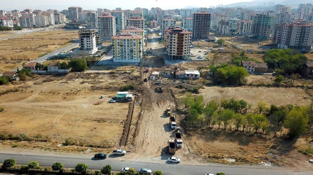 B&uuml;y&uuml;kşehir&rsquo;de Yol A&ccedil;ma &Ccedil;alışması