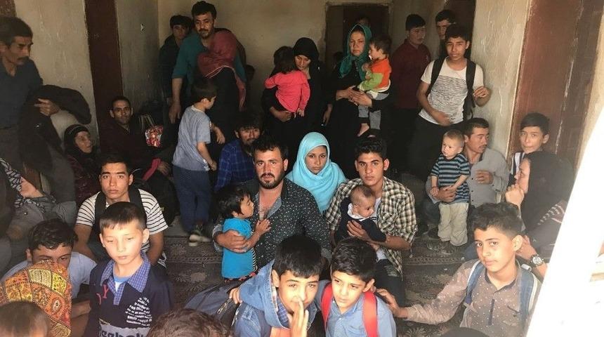 Van&rsquo;da 299 Yabancı Uyruklu Ka&ccedil;ak Şahıs Yakalandı