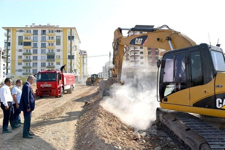 Büyükşehir’de Yol Açma Çalışması G4
