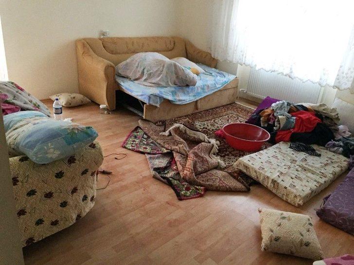 Bıçakladığı Karısını Balkondan Attı, Yetmedi Üzerine Saksı Fırlattı G4