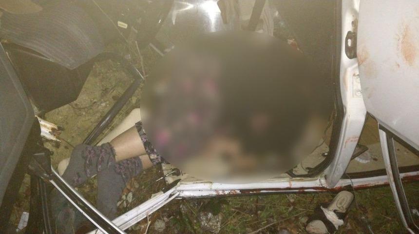 Takla Atan Otomobil Hurdaya D&ouml;nd&uuml;: 1 &Ouml;l&uuml;, 4 Yaralı