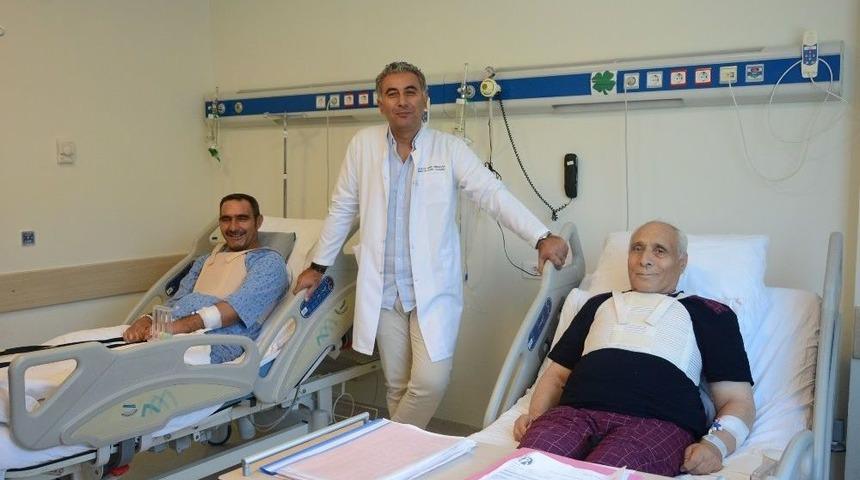 Baba Ve Oğlu Aynı G&uuml;n Hastaneye Yattı, Ameliyat Oldu Ve Aynı G&uuml;n Taburcu Edildi