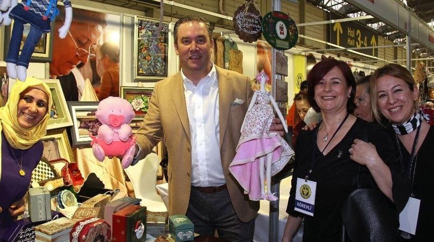 Buca&rsquo;nın &Uuml;reten Kadınları Fuarı B&uuml;y&uuml;ledi