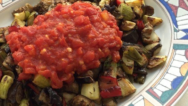 Domates Soslu Sebze Fırın