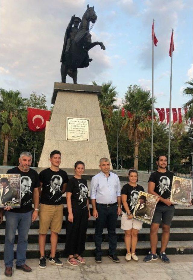 Dr. Ferhat Yüksel 30 Ağustos’u 10 Bin Poster Dağıtarak Kutladı