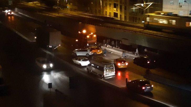 Bayrampaşa’da 9 Aracın Birbirine Girdiği Anlar Kamerada G1