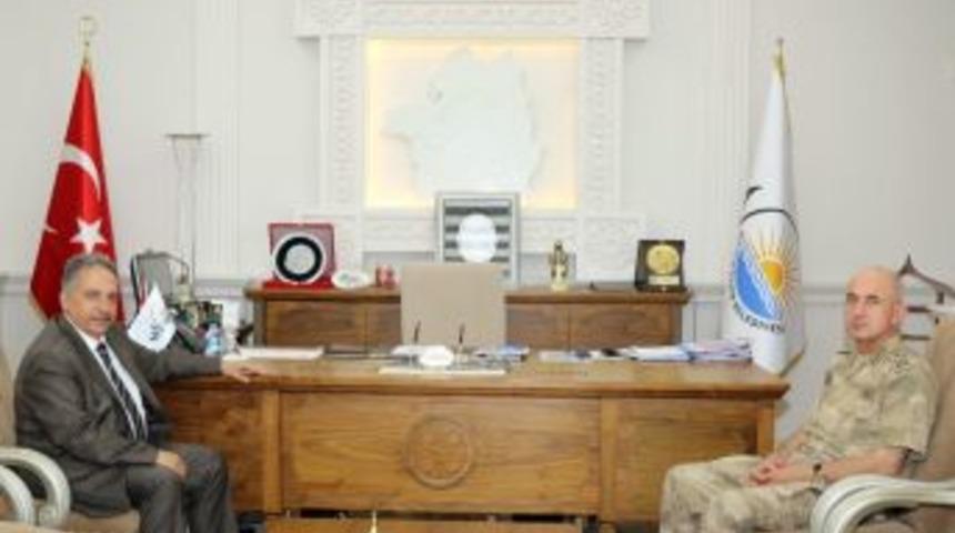 Korgeneral Karataş’tan Van Büyükşehir Belediyesine Ziyaret
