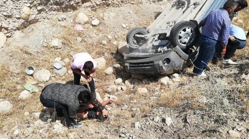 Hasankeyf Yolunda Trafik Kazası: 4 Yaralı