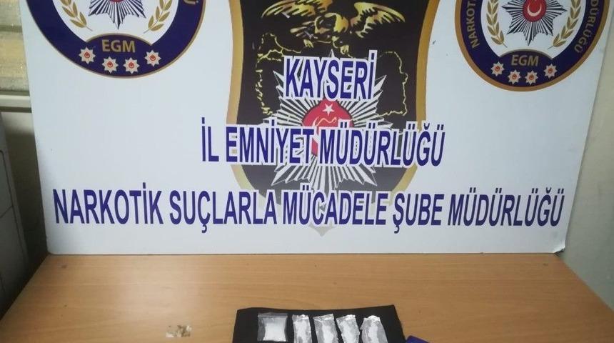 Kayseri’de Uyuşturucu Operasyonları: 5 Gözaltı