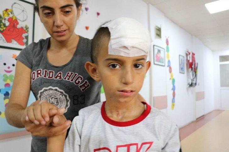 Başına Demir Saplanan 7 Yaşındaki Fırat, Hayati Tehlikeyi Atlattı G1