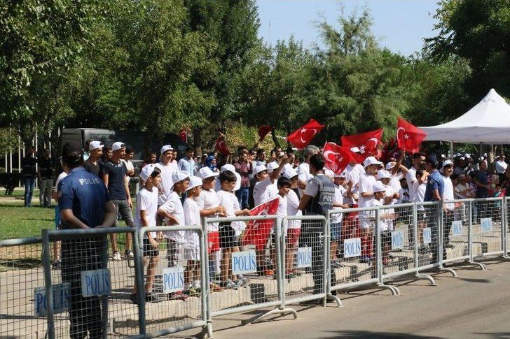 Asker, Diyarbakır Sokaklarını İnletti G3