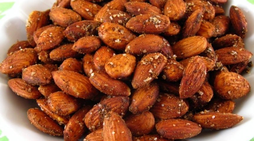 Fırınlanmış Baharatlı Badem