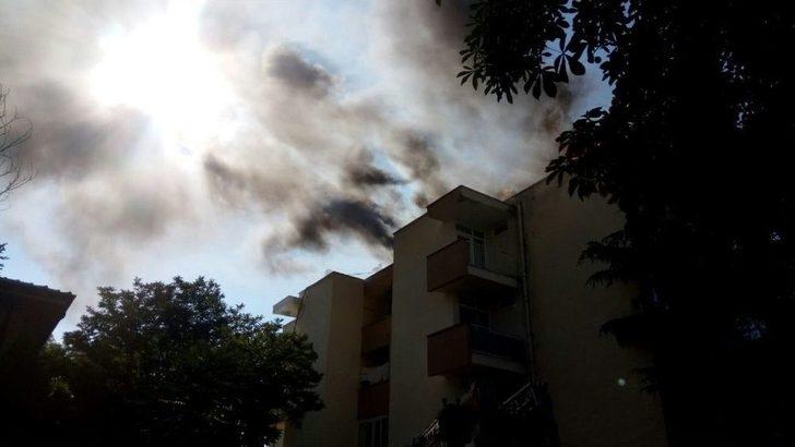 Zift Kağıtlarının Tutuştuğu Çatıda Yangın Çıktı G1