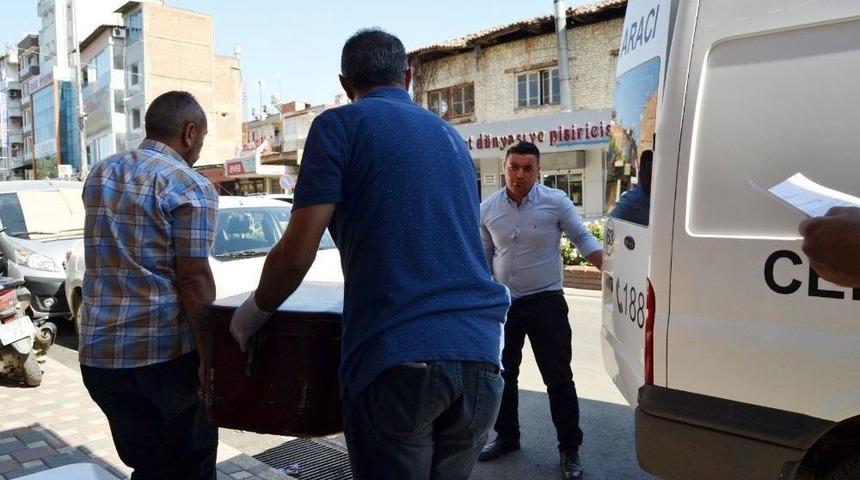 Otel Odasında &Ouml;l&uuml; Bulundu