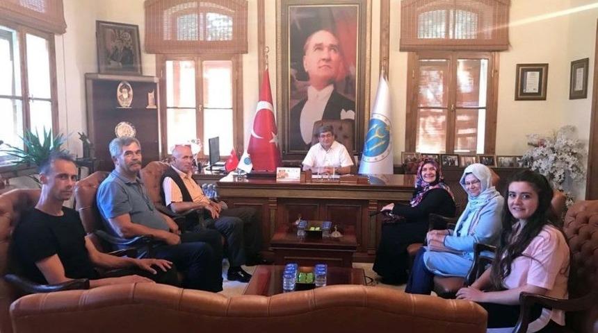 Başkan Can &rsquo;halk G&uuml;n&uuml;&rsquo;nde Vatandaşları Ağırladı