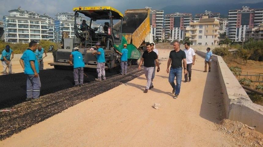 Başkan Y&uuml;cel, Asfalt &Ccedil;alışmalarını Denetledi