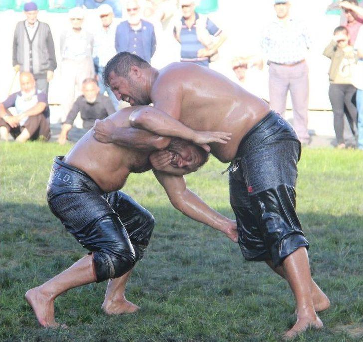 Düzce Yağlı Güreşleri Başpehlivanı Recep Kara Oldu G3