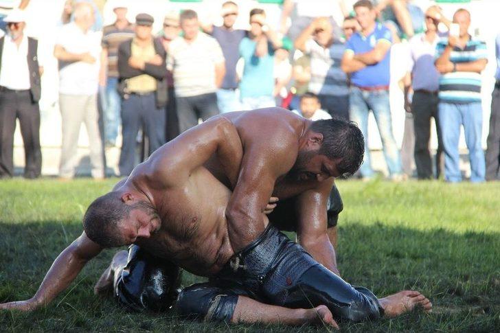 Düzce Yağlı Güreşleri Başpehlivanı Recep Kara Oldu G4